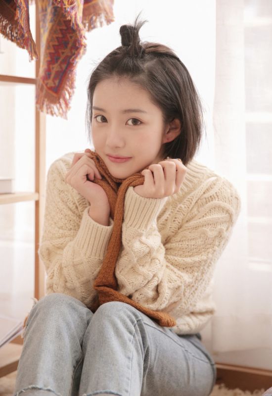 艺校美女俏皮天真居家小脚牛仔裤美腿玉足性感写真