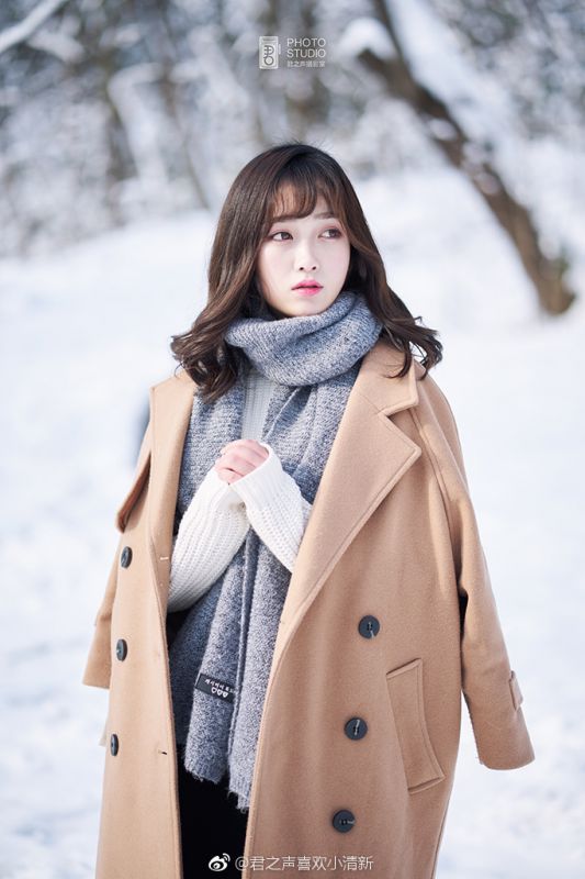 雪中清纯自然美女森林系女神氧气高清图片