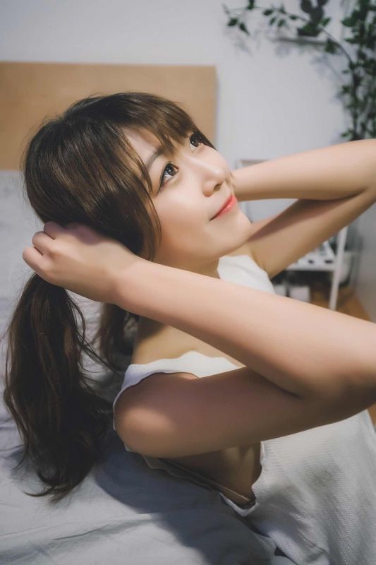 韩国翘臀美女模特私房纤瘦美腿性感美乳写真
