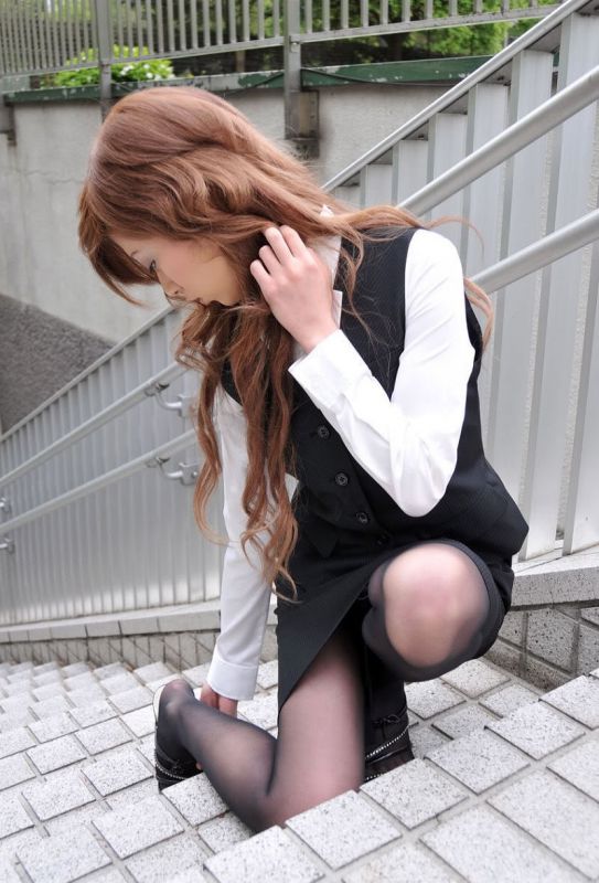 日本百货职员办公室制服大尺度凸出鲍鱼趾人体艺术写真