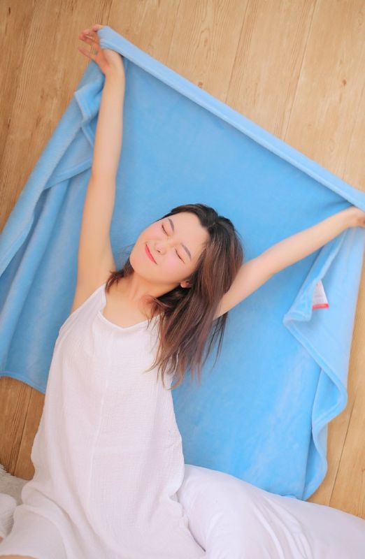 性感长发小仙女吊带内衣美胸乳沟诱惑写真