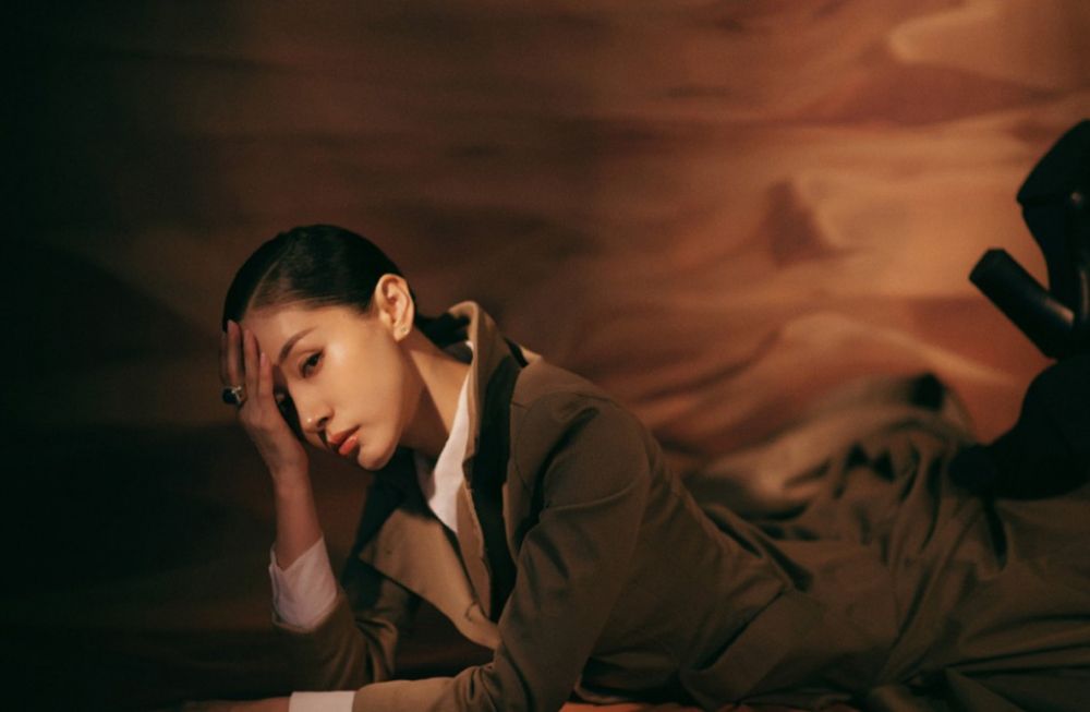 帅气洒脱少女王子文熟女明星高清时尚杂志图片