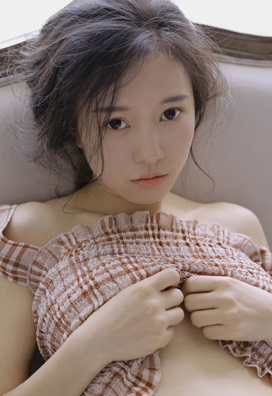 清纯美女私房乳沟大白腿性感白嫩写真