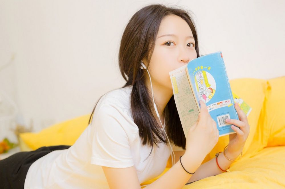 成熟美女嫩模翘臀美腿性感妖娆居家高清写真