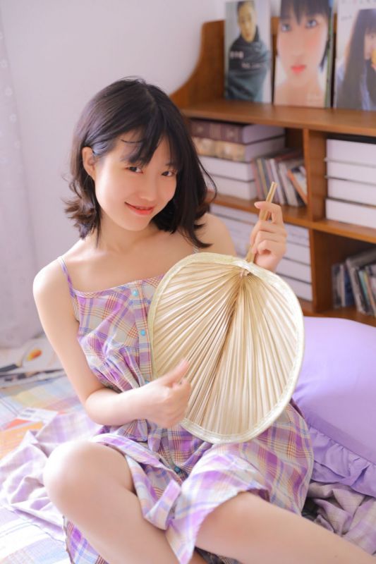 短发小纯爱少女模特日系清新摄影美腿性感写真