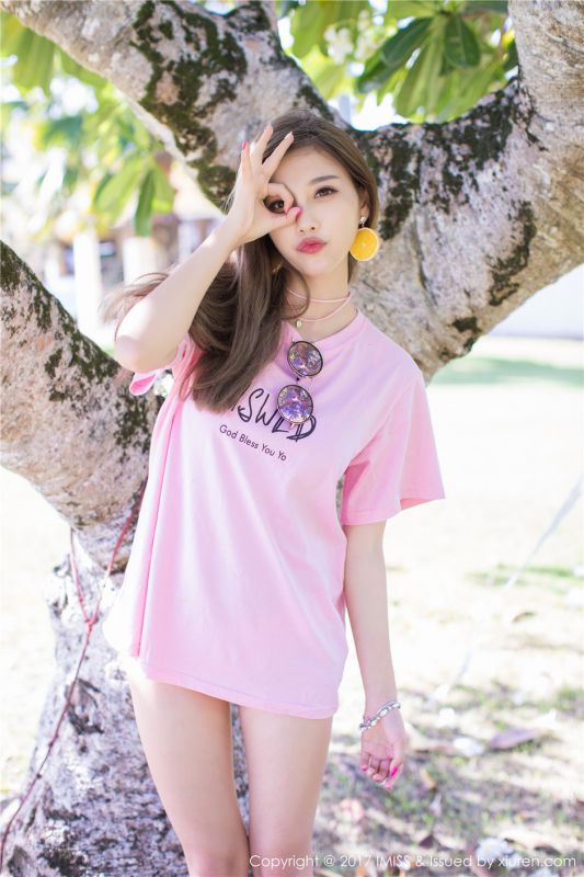 巴厘岛性感比基尼美女杨晨晨sugar荡秋千下美腿摄影旅拍