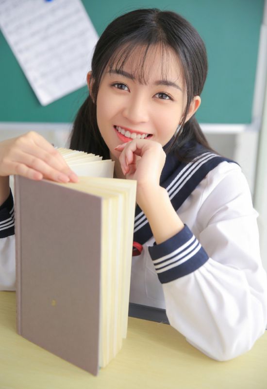 韩国大学生美女成熟性感闺房大胆诱人内衣写真