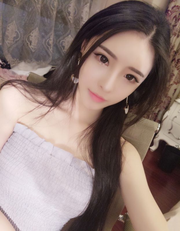 网络美女红人火辣巨乳风骚抚媚性感图片