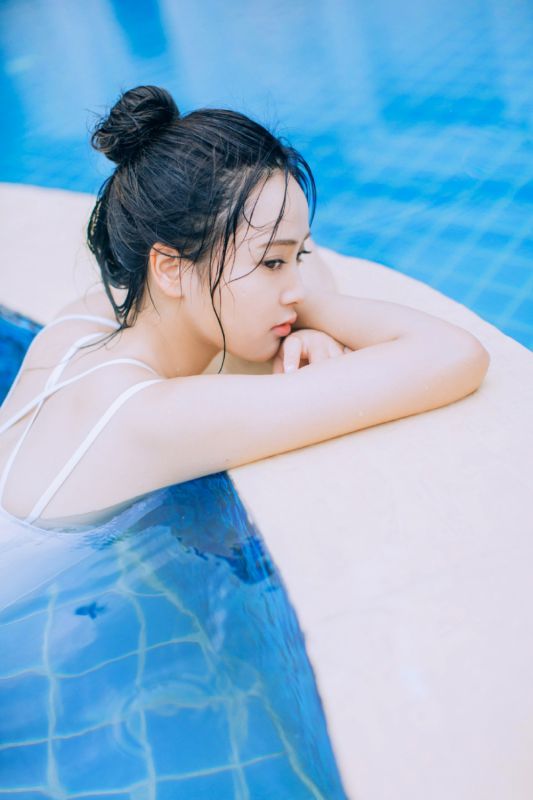 湿身美女浴缸泳装娇美身躯性感人体大胆艺术写真