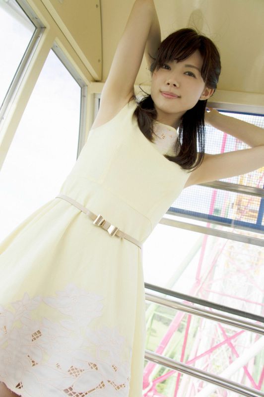 日本90后美女松川佑依子清新外拍