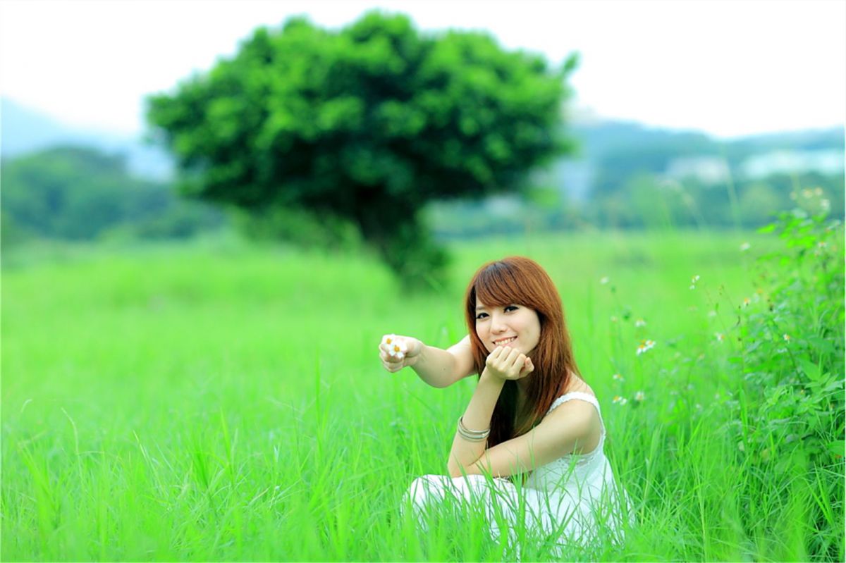 台湾清纯美女小静夏日唯美写真照