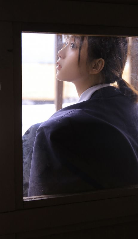 日本制服美女学生妹火辣成熟长裙性感诱惑写真