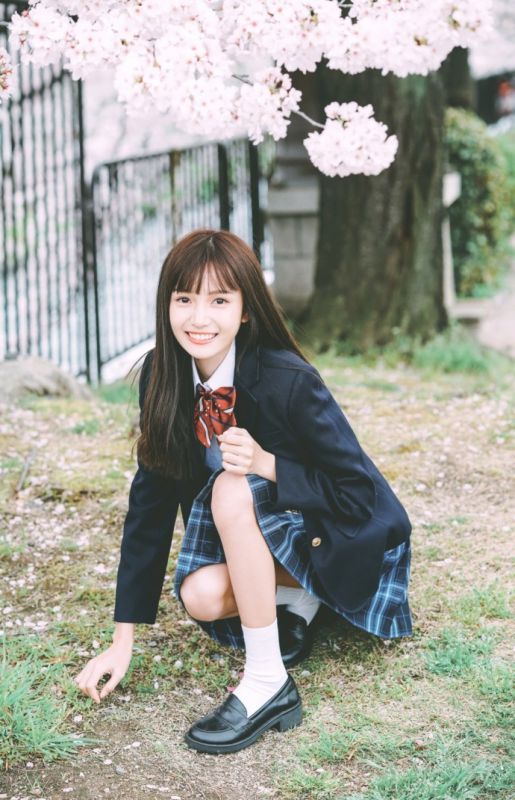 校园西装美少女长腿格子裙靓丽唯美养眼图片