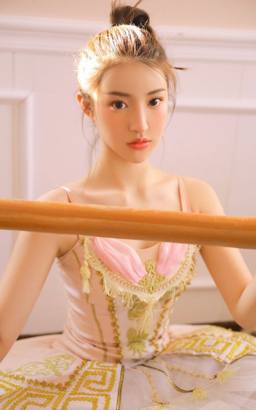 气质妖娆风骚熟女情趣体操服姿势性感美女写真