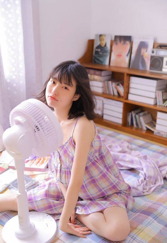 短发小纯爱少女模特日系清新摄影美腿性感写真