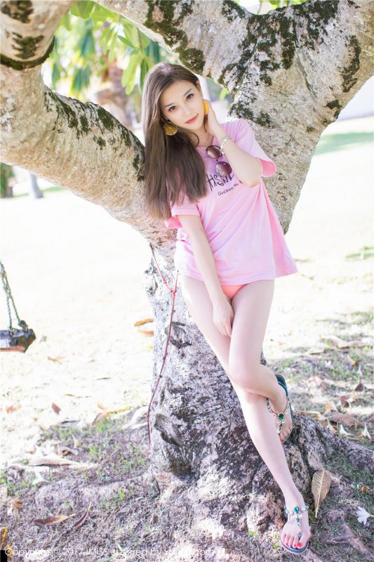 巴厘岛性感比基尼美女杨晨晨sugar荡秋千下美腿摄影旅拍