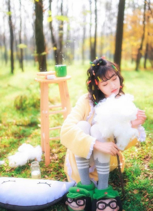 自然气质美女森林清纯养眼唯美梦幻可爱写真