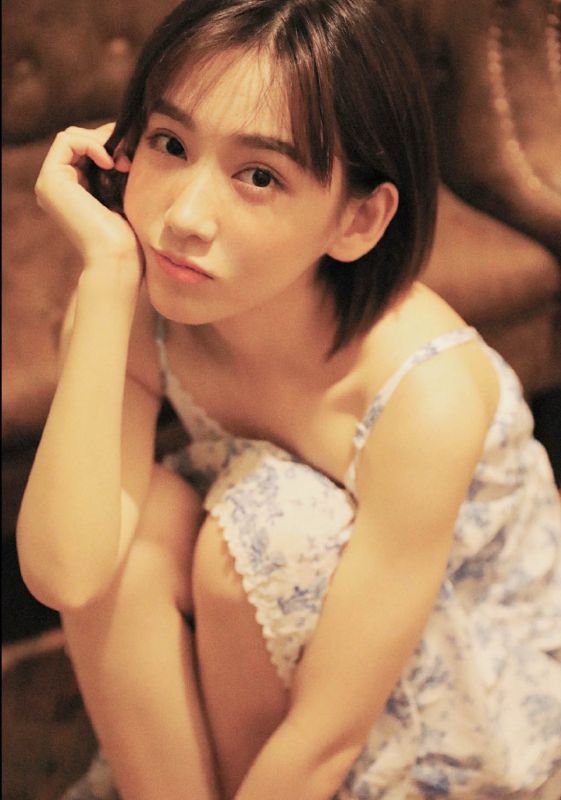 美女御姐身姿妖娆抚媚风情美足诱惑图片