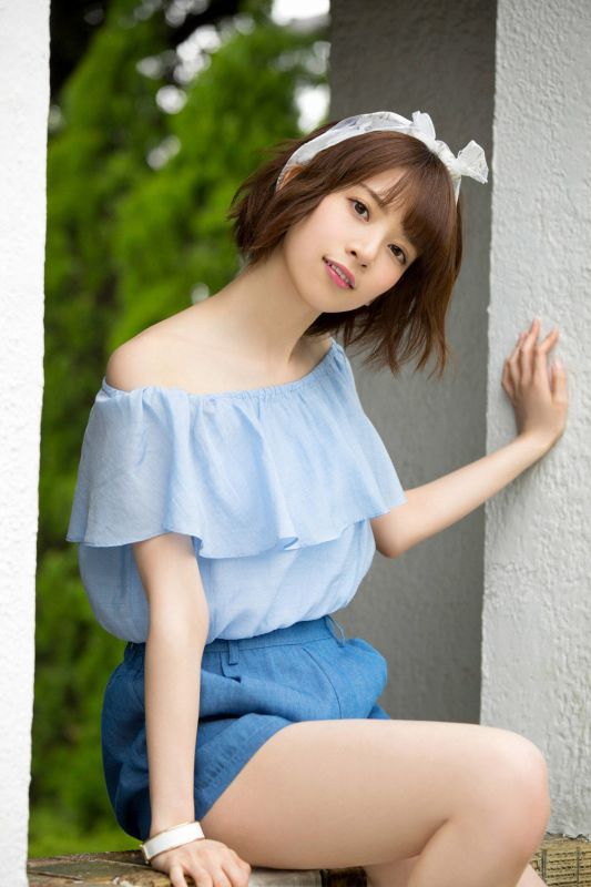 日本少女桥本奈奈未户外清纯写真照