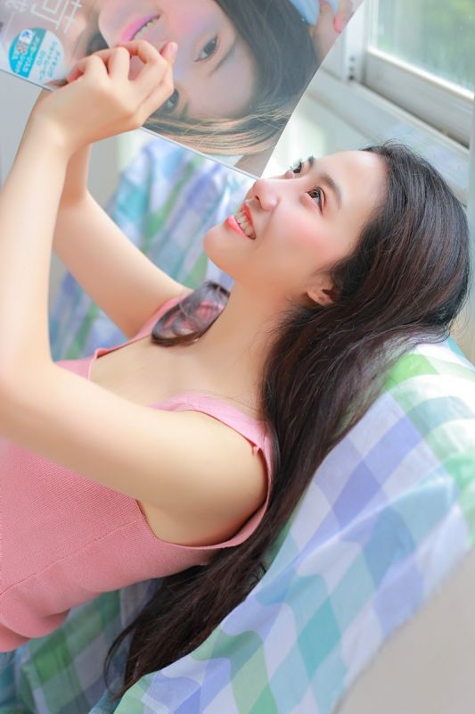 长腿热裤女神性感火辣身材居家慵懒悠闲清纯写真