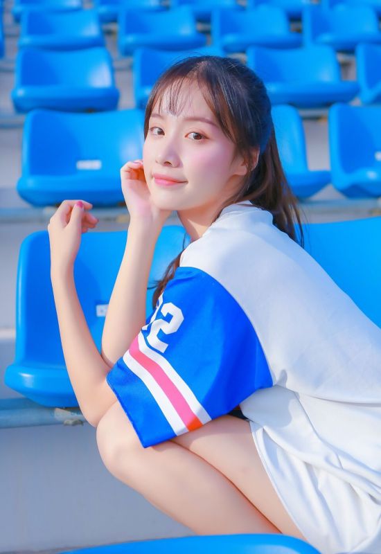 水嫩氧气美女校花清纯养眼迷人梦幻图片