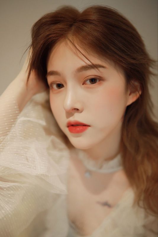 蕾丝美女香艳成熟透视装私房白皙人体艺术性感写真