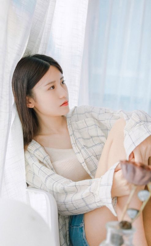 韩国清秀小女神美白雪肌私房性感火辣写真