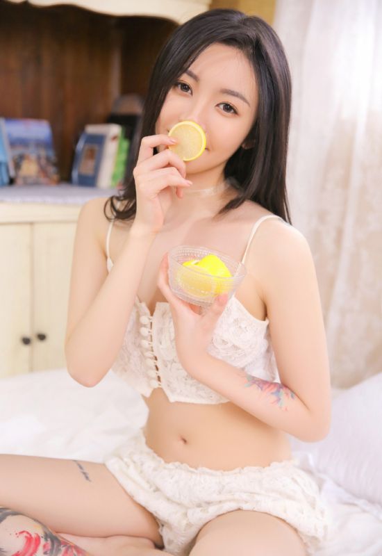 韩国大学生美女成熟性感闺房大胆诱人内衣写真