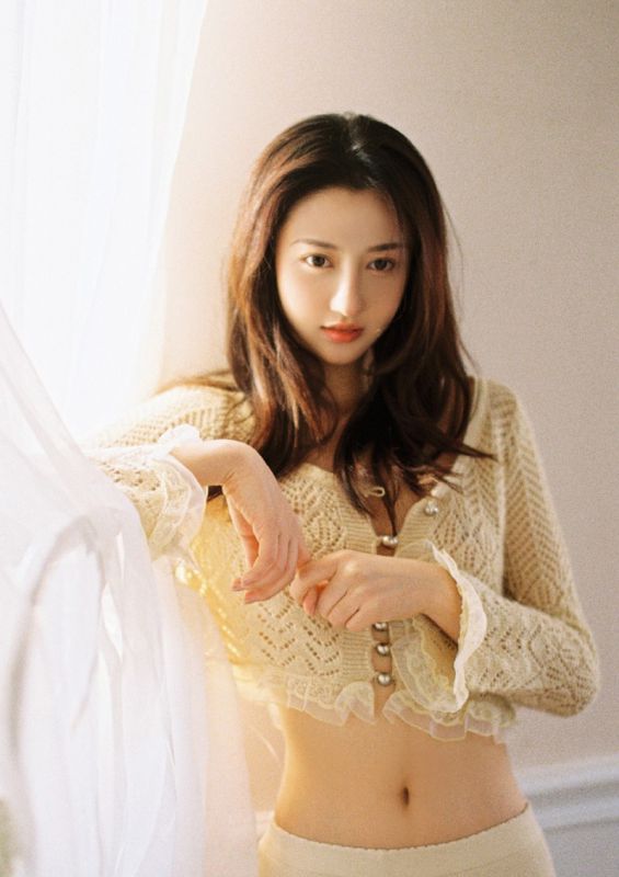 甜美风骚少妇美女私房肥臀高贵激情猎物爱液性感写真