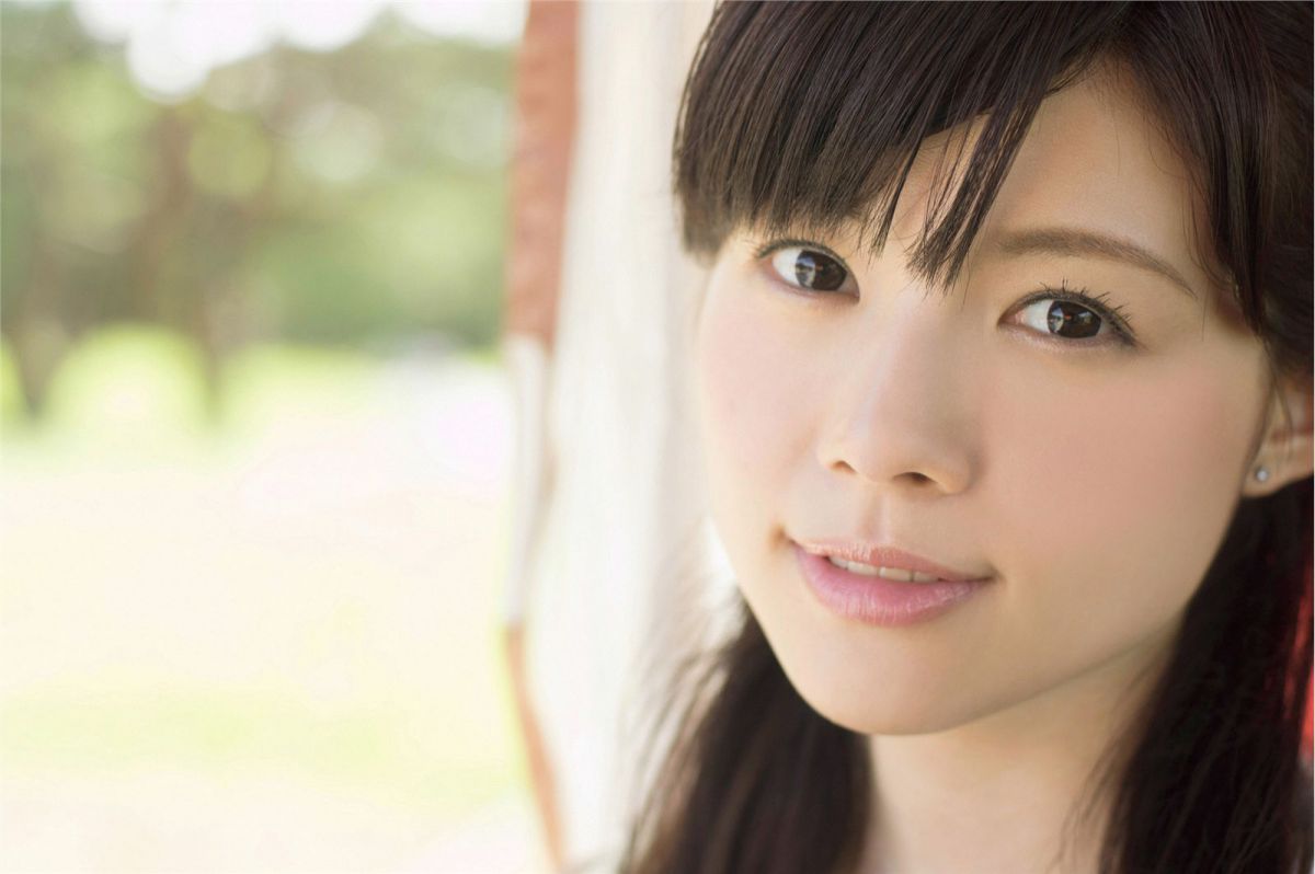 日本90后美女松川佑依子清新外拍