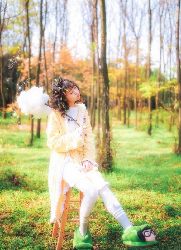 自然气质美女森林清纯养眼唯美梦幻可爱写真