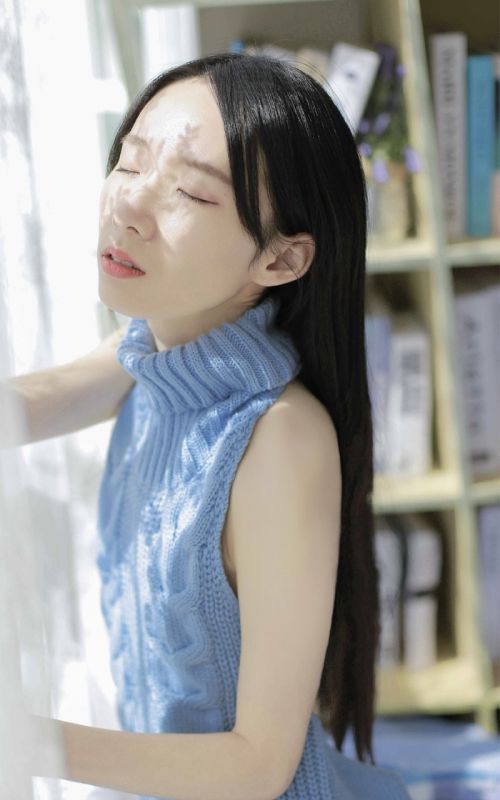 年轻的少妇阿姨私房床上情趣内衣大胆色偷偷写真