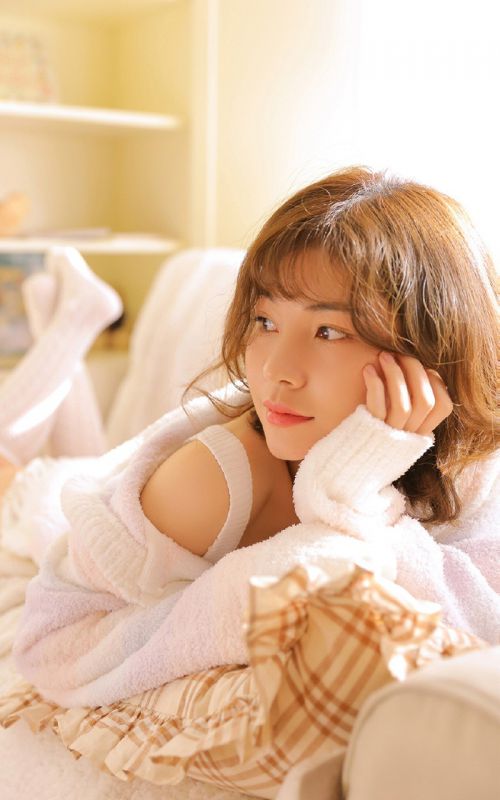 短发美女私房阳光小清新短裤内衣清纯养眼写真