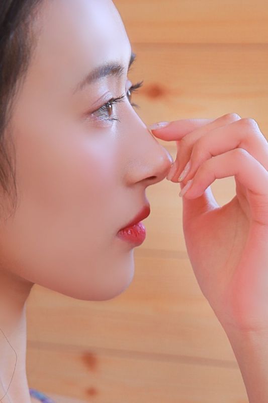 扎马尾的内衣女孩牛仔长裤性感美腿居家诱惑写真