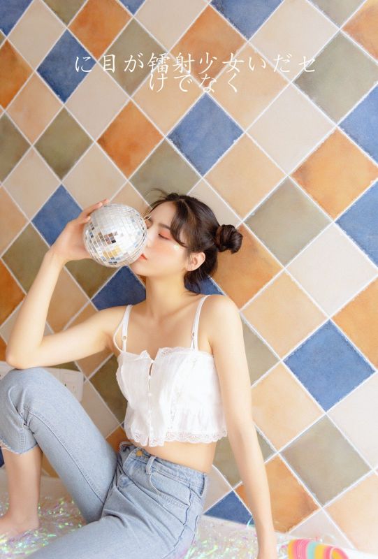 天然萌丸子头少女薄纱内衣牛仔裤写真