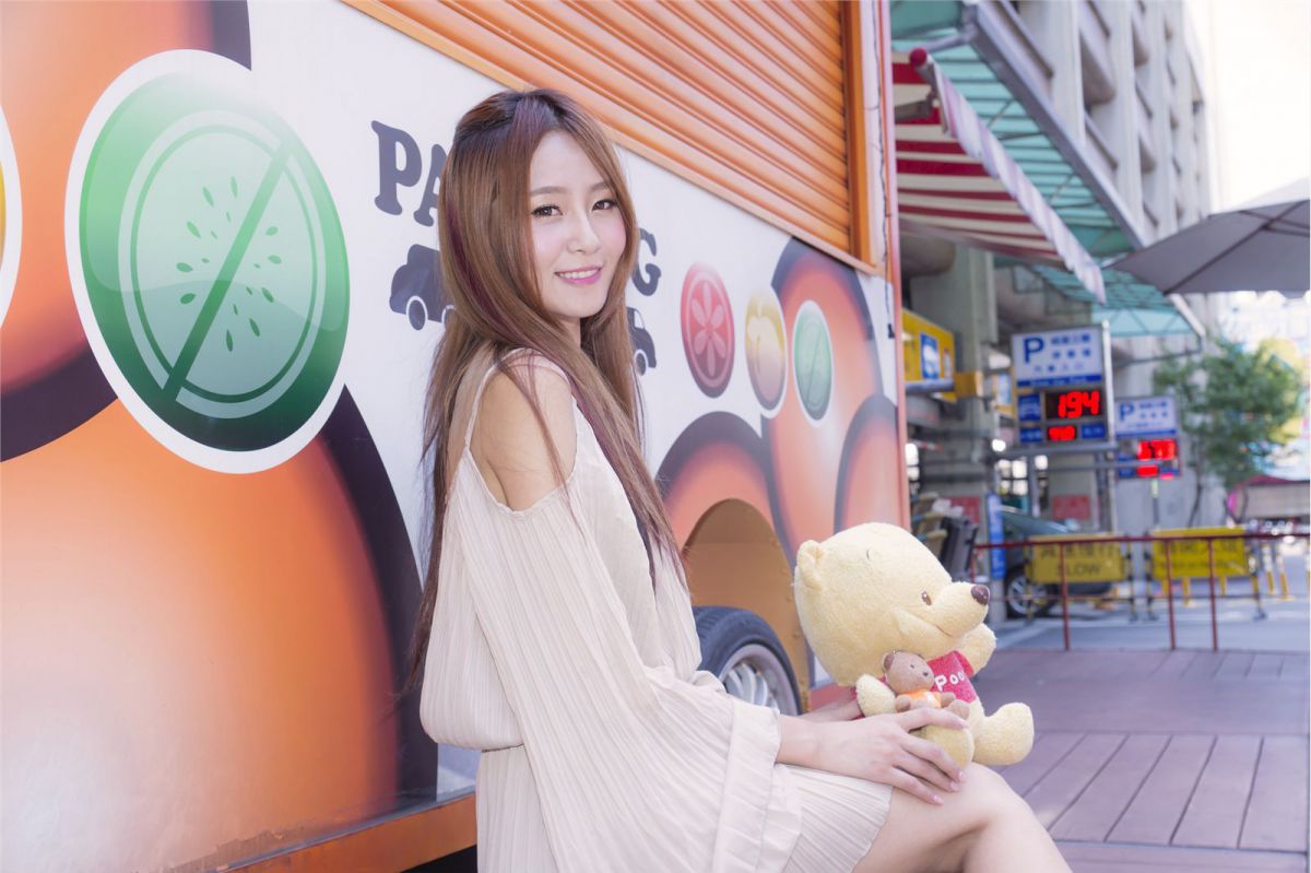 小清新美女Winnie小雪迷人短裙街拍照