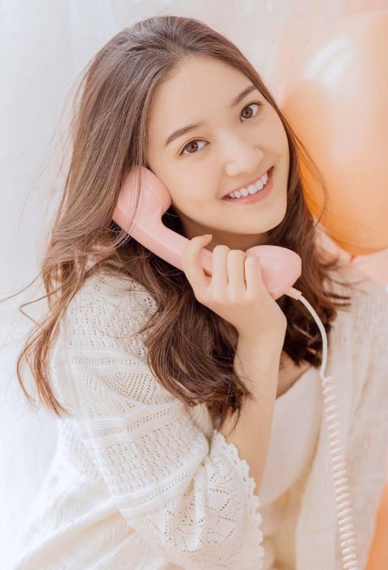 素人御姐薄纱内衣惊艳女神气质室内写真