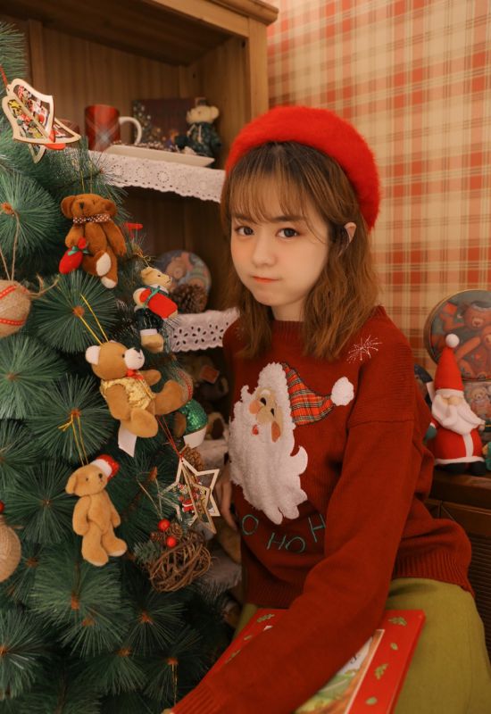 00后童颜萝莉室内清纯可爱人像摄影写真