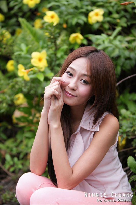 超短裙美女小雪Winnie户外唯美写真照