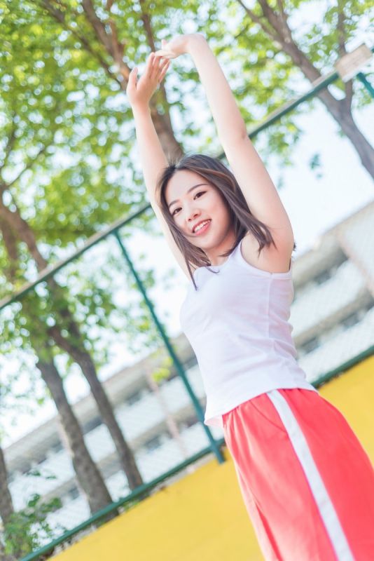 大学生美女模特小清新运动装长腿性感写真