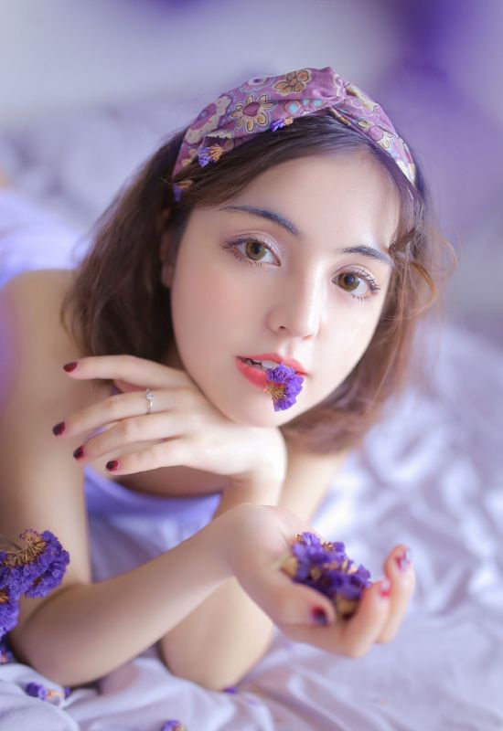 混血儿美女淡雅性感私房酥胸美臀诱惑写真