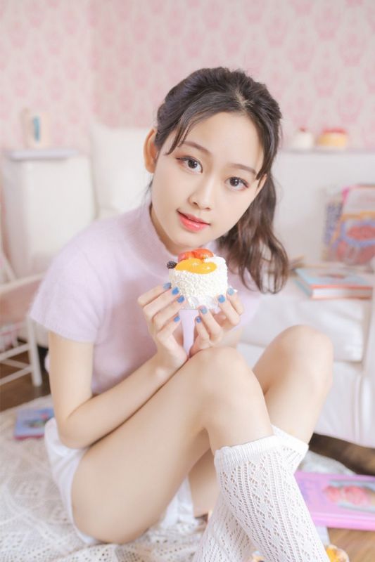 性感萝莉惹火内衣私房妖娆抚媚写真