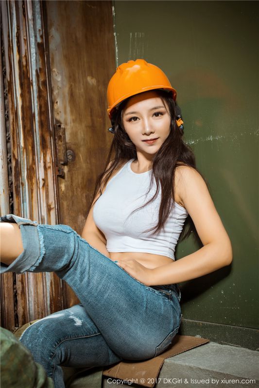宅男女神媛美人牛仔裤露腹肌美腰长腿性感姿色迷人写真