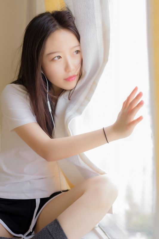 成熟美女嫩模翘臀美腿性感妖娆居家高清写真