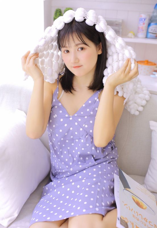 邻家微胖女孩漂亮脸蛋粉嘟嘟可爱清纯白嫩性感私房图