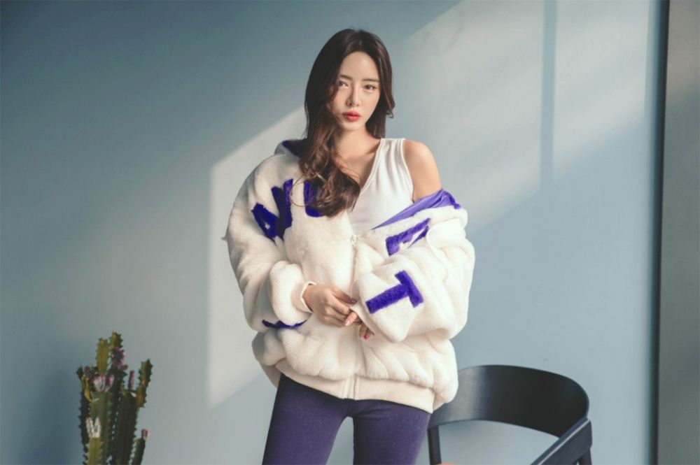 韩国网红美女模特高瘦身材曲线性感惹火长腿摄影写真