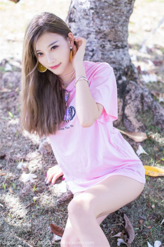 巴厘岛性感比基尼美女杨晨晨sugar荡秋千下美腿摄影旅拍