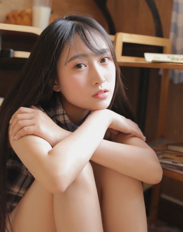 运动服少女光滑水嫩私房甜美女孩清纯写真
