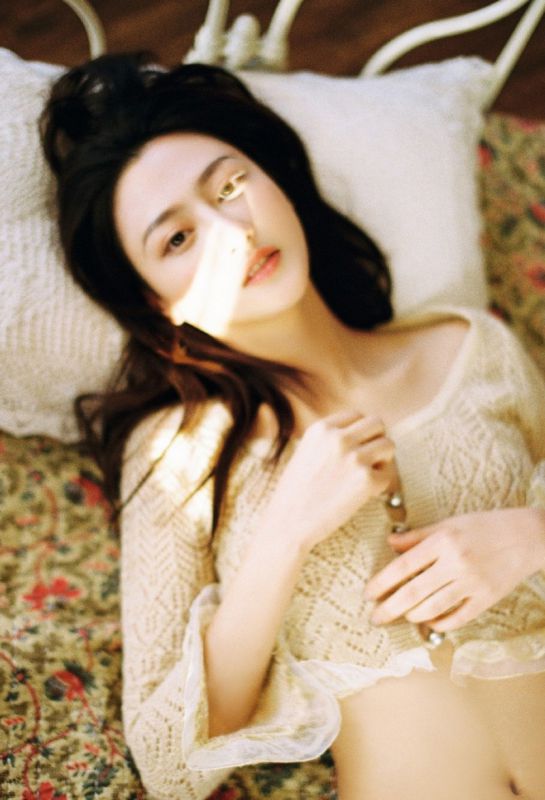 甜美风骚少妇美女私房肥臀高贵激情猎物爱液性感写真