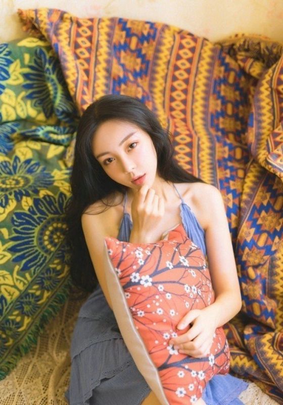 长发美女居家成熟开胸睡裙内衣情趣诱惑写真图片